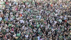 Marea verde en la plaza de Armas durante la celebraci�n del ascenso del Racing.