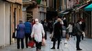 Imagen de este s�bado en una calle cercana al mercado de Rialto en Venecia