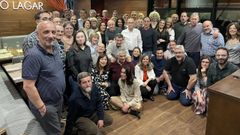 La cena sorpresa de despedida a Juan Maro�o, que se jubila despu�s de 41 a�os trabajando en La Voz de Galicia, reuni� a numerosos compa�eros.