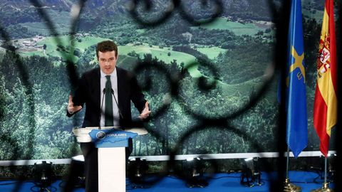 El l�der del PP, Pablo Casado, en Oviedo donde present� p�blicamente a la candidata popular a la Presidencia del Principado, Teresa Mallada, expresidenta de Hunosa, y al aspirante del PP a la Alcald�a de Oviedo, Alfredo Canteli, presidente del Centro Asturiano en la ciudad