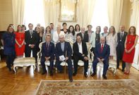 Los miembros de la nueva corporaci�n de Santiago, tras la toma de posesi�n de sus cargos. 