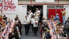 Imagen de otra edicin de la Festa do Botelo de O Barco