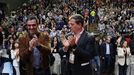 Pedro Snchez y Jos Ramn Gmez Besteiro, este medioda en la clausura de la convencin socialista.