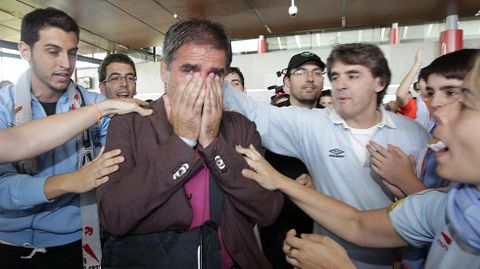 Herrera, arropado por la afici�n tras regresar de disputar el play-off en Granada