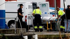 Imagen del rescate del cuerpo en la costa coru�esa