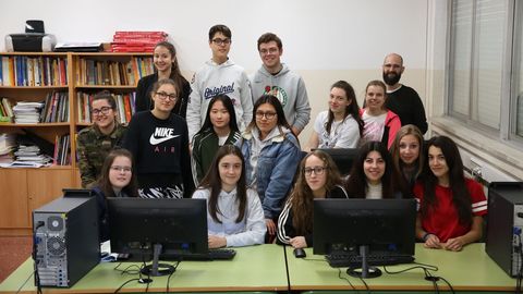 El equipo del IES O Couto quiere que los enfermos renales prueben su aplicaci�n para testar su viabilidad