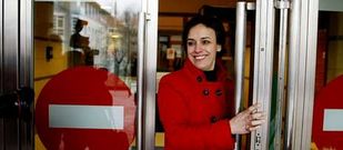 La ex alcaldesa y actual senadora, Paula Fern�ndez, ayer en los juzgados de Santiago.