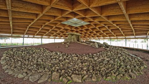 O dolmen de Dombate, en Cabana de Bergantios.