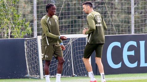 Ilaix Moriba y Mat�as Vecino, en un entrenamiento del Celta.