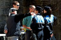 La polic�a local de Melide est� este verano bajo m�nimos y recibir� refuerzos.