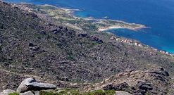 Vista de O Pindo desde el alto de la Cova Xoana.
