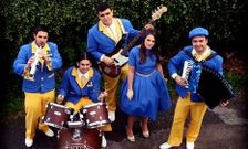 El grupo Folkgazais se inspira en las orquestinas, famosas en los salones de baile de los a�os 40.