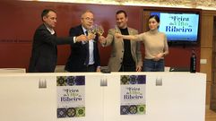 Juan M. Casares G�ndara, presidente do Consello Regulador da D. O. Ribeiro; Xos� S�nchez Bugallo, alcalde de Santiago; Ignacio G�mez, concejal de Ribadavia; y Cristina Otero Alonso, edila de Turismo e Xuventude de Ribadavia 