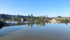 El Guadiana,a su paso por las inmediaciones del Palacio de Congresos de Mrida, en una imagen de archivo