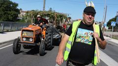 Desfile de tractores, cabalos e carricaos da Festa do Labrego en Cambados