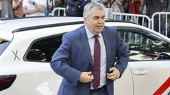 El ex secretario de organización del PSOE Santos Cerdán, a su llegada al Tribunal Supremo para declarar como investigado.
