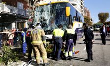 Autob�s accidentado en la Gran V�a en noviembre pasado que sufri� importantes da�os. 