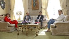 Goretti Sanmart�n, Antonio L�pez, Javier Ferreira y M�riam Louzao, durante la reuni�n