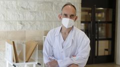 El dermat�logo Benigno Monteagudo, oriundo de Ortigueira, ha visto ya muchas secuelas por el covid