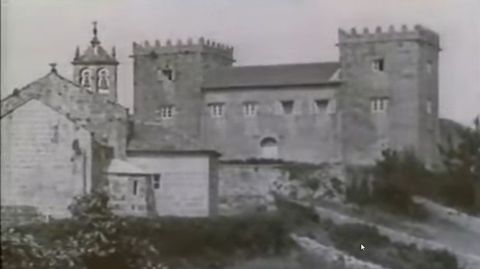 Cereixo. Torres seoriales e iglesia de la Puebla de Cereijo: as define el documental las Torres, que ahora como entonces destacan sobre la localidad