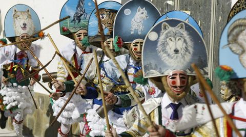 Laza (y sus peliqueiros) conforman uno de los v�rtices del tri�ngulo m�gico el Entroido ourensano. 