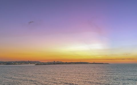 El astrofot�grafo gallego pudo capturar un degradado de colores en el cielo, desde el violeta hasta el amarillo