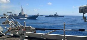 En la imagen, fragatas de la serie F-100 en el marco de unas maniobras en aguas gallegas. 