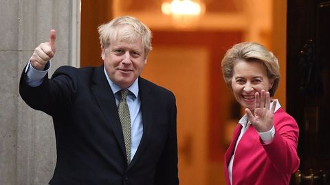 El primer ministro brit�nico, Boris Johnson, y la presidenta de la Comisi�n Europea, Ursula von der Leyen, en una imagen de enero