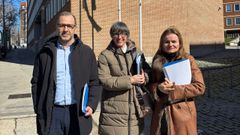 �ngeles V�zquez (centro) y Marta Barreiro, en Madrid, para dar cuenta de la ejecuci�n del Fempa