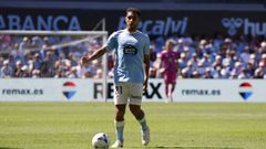 El central Sebasti�n C�ceres, durante su debut con el Celta, frente al M�laga.