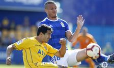 Christian Fernandez Jonathan Pereira Alcorcon Real Oviedo Santo Domingo.Christian Fernandez y Jonathan Pereira pugnan por un bal�n en la 18/19