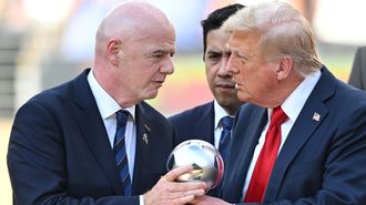 El presidente de la FIFA, Gianni Infantino, junto a Donald Trump, presidente de Estados Unidos.