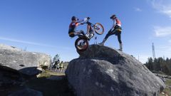 Un participante, durante la segunda jornada de competici�n en el Campeonato de Espa�a de trial