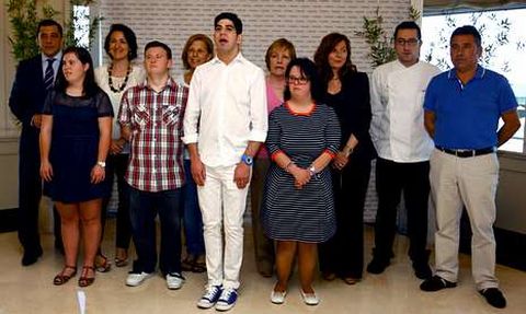 Luis Moya acompa�� a Manuel Guisande, a ras, en la presentaci�n de su libro. 