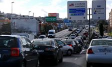 El accidente frente a la f�brica de Armas caus� colas que llegaron hasta Perillo. 