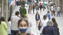 Primera jornada sin mascarillas en el exterior en Ferrol