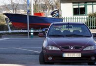 En el amplio operativo de ayer, los agentes requisaron un Renault Megane y una planeadora.