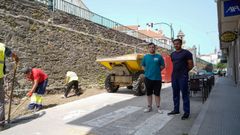 Brais junto a Mohsin, otro hostelero afectado por las obras de la Cruz Verde