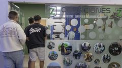 Estudiantes en una academia que prepara oposiciones a Polic�a Nacional en Santiago de Compostela