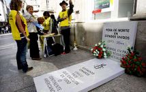 Campa�a de Amnist�a Internacional contra la pena de muerte de hace unos a�os en Vigo. O.