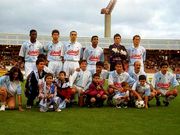 El Compos en 1995 con Abad�a (agachado, segundo por la derecha).