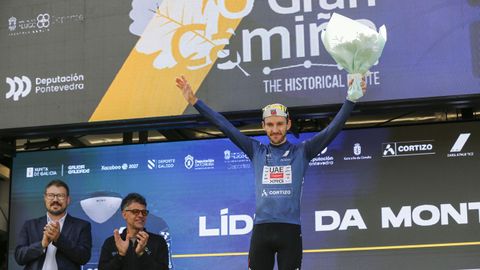 Adam Yates con el maillot de l�der de monta�a