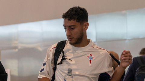 El futbolista del Celta Sebasti�n C�ceres.