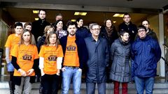 La protesta se desarroll� en la escalinata del Concello de Carballo.