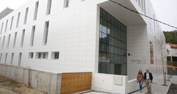 La alcaldesa Mar�a Ramallo y el gerente del �rea sanitaria Jos� Manuel Gonz�lez visitaron ayer el futuro centro de salud. 