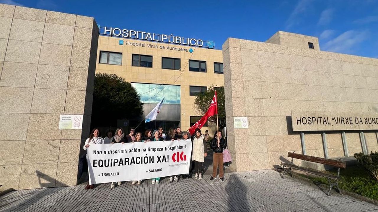 Huelga en el servicio de limpieza del hospital de Cee por la ...