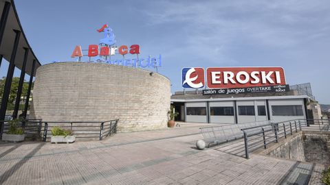 Centro comercial A Barca, en Poio