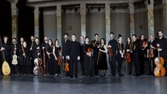 colpa.El coru��s Alberto Migu�lez Rouco, en el centro de la foto, dirige en Madrid y Sevilla a los tres int�rpretes de Los Elementos, Natalia Labourdette, Natalie P�rez y Sara Mingardo. Son parte del elenco de �La colpa�, de Scarlatti.