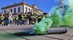 Los trabajadores de Ence se manifiestan en Pontevedra