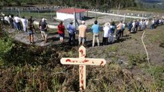 Los vecinos rodearon la pirotecnia de Coaxe con una cadena humana en agosto, como se�al de protesta
